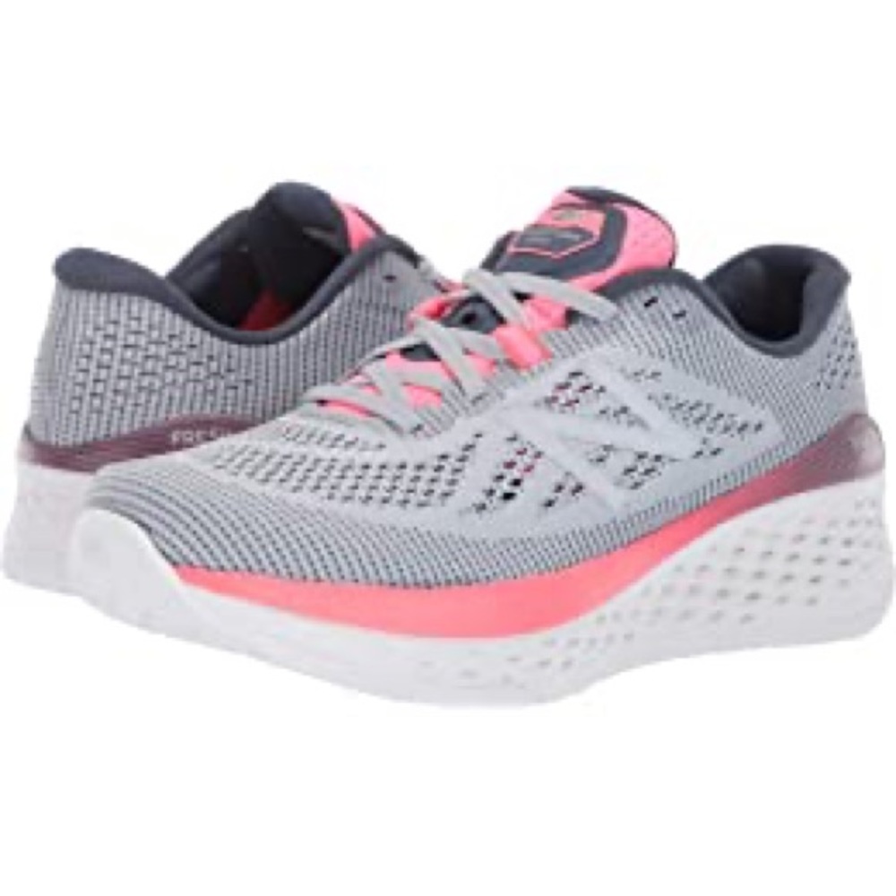 New Balance Womens Fresh Foam More in Light Cyclone Reflection